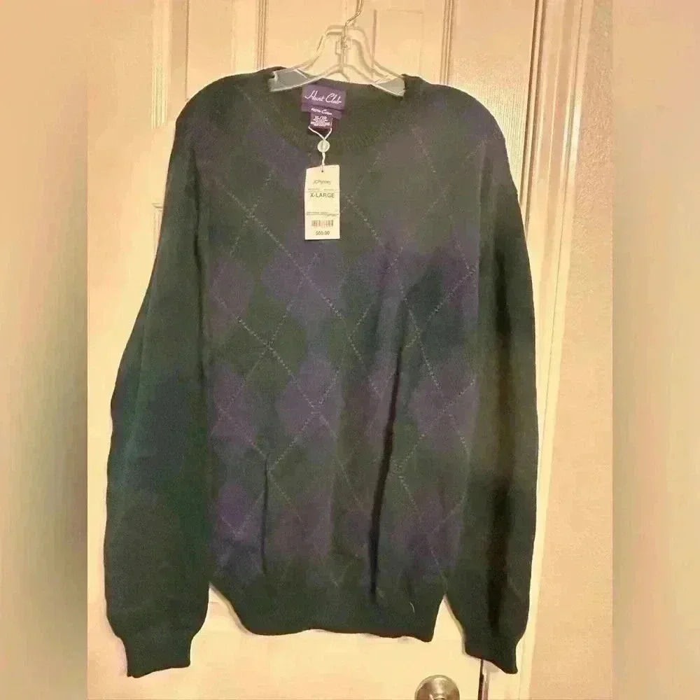 Hunt club brand- men’s XL pullover sweater- NWT- super soft- green and plaid